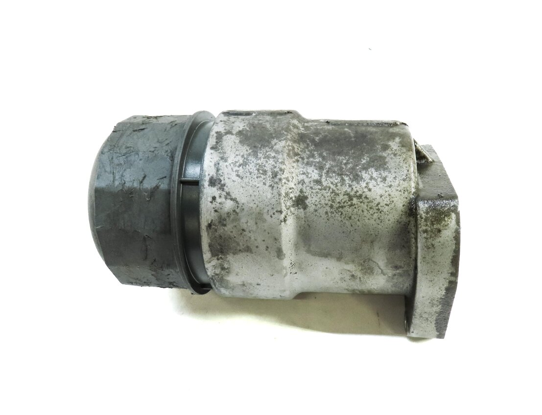 Thumbnail 3: 2013 LAND RANGE ROVER (L405) 5.0L NON-SUPER ENGINE OIL FILTER HOUSING w/ CAP