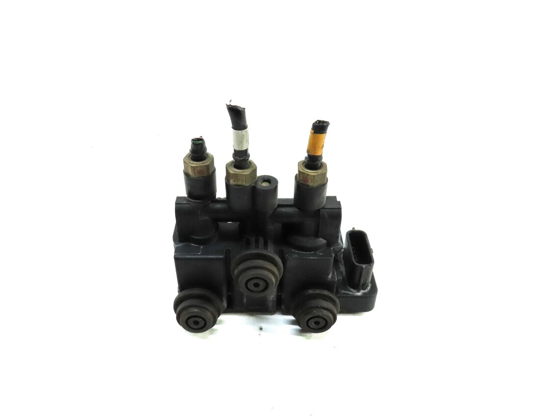 Thumbnail 3: 2013 LAND RANGE ROVER (L405) FRONT AIR SUSPENSION TRANSFER RELIEF VALVE BLOCK