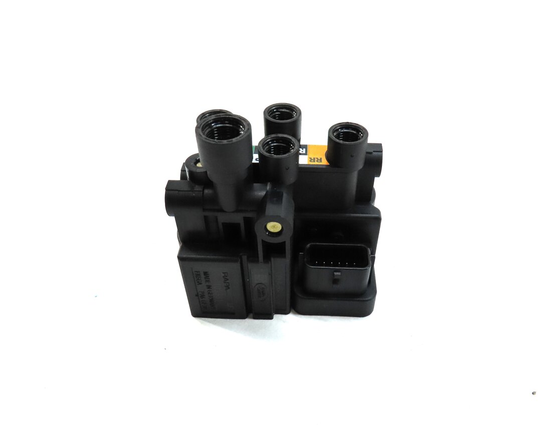 Thumbnail 5: 2013 LAND RANGE ROVER (L405) REAR AIR SUSPENSION TRANSFER RELIEF VALVE BLOCK