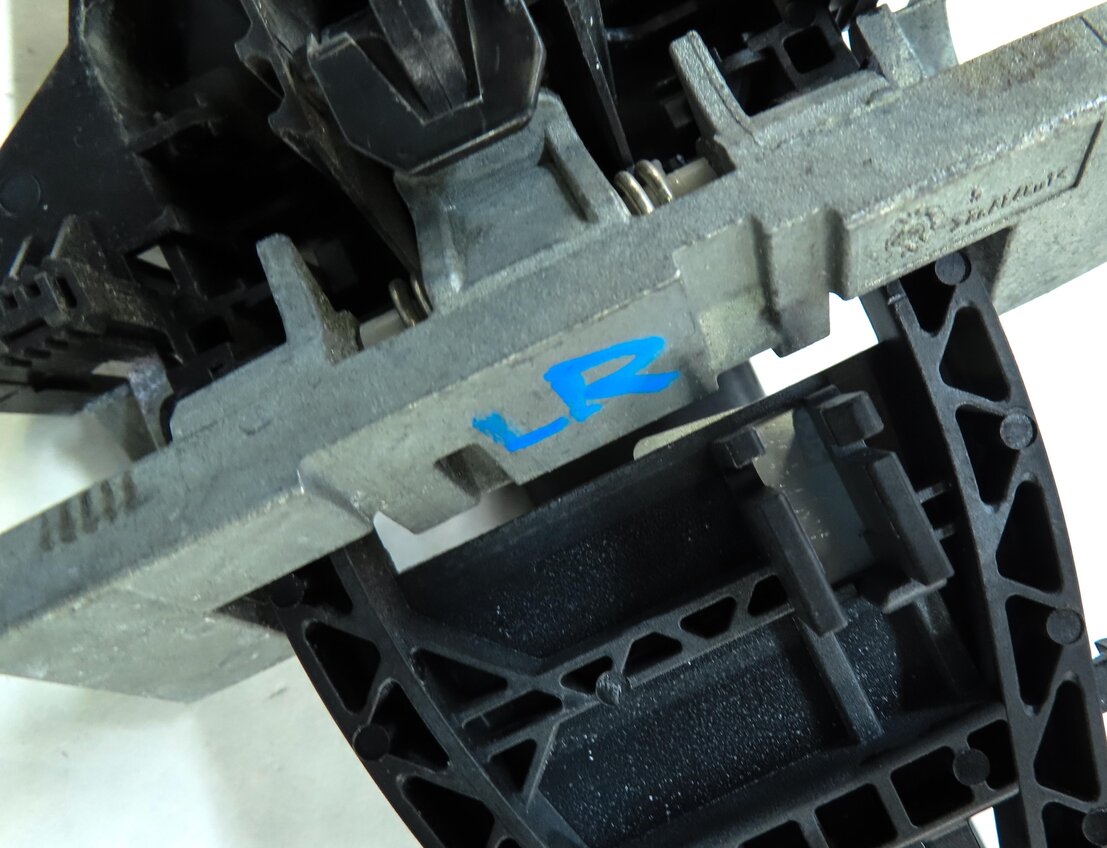 Thumbnail 6: 12-17 RANGE ROVER SPORT EVOQUE (L405 L494) LEFT REAR PASSIVE DOOR HANDLE (GRAY)