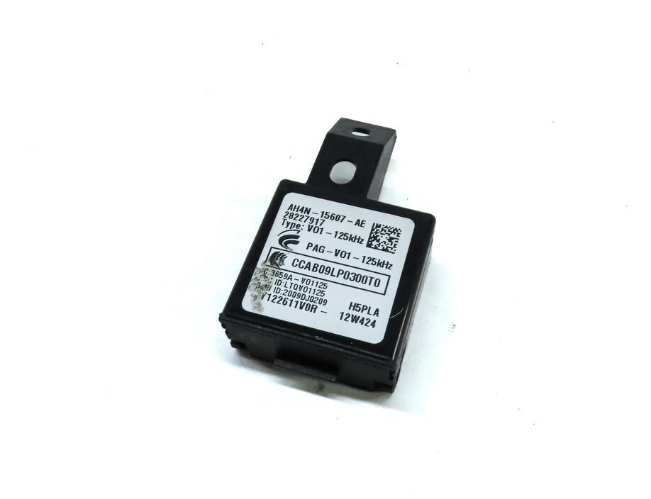 Thumbnail 1: 2013 LAND RANGE ROVER (L405) KEYLESS ENTRY ANTENNA RECEIVER MODULE AH4N15607AE