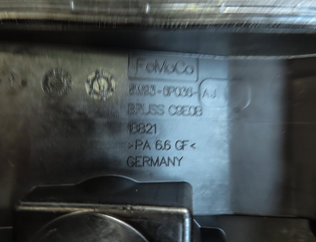 Thumbnail 6: 10-18 RANGE ROVER SPORT (L320 L322 L494 L405) 5.0L V8 - RIGHT ENGINE VALVE COVER