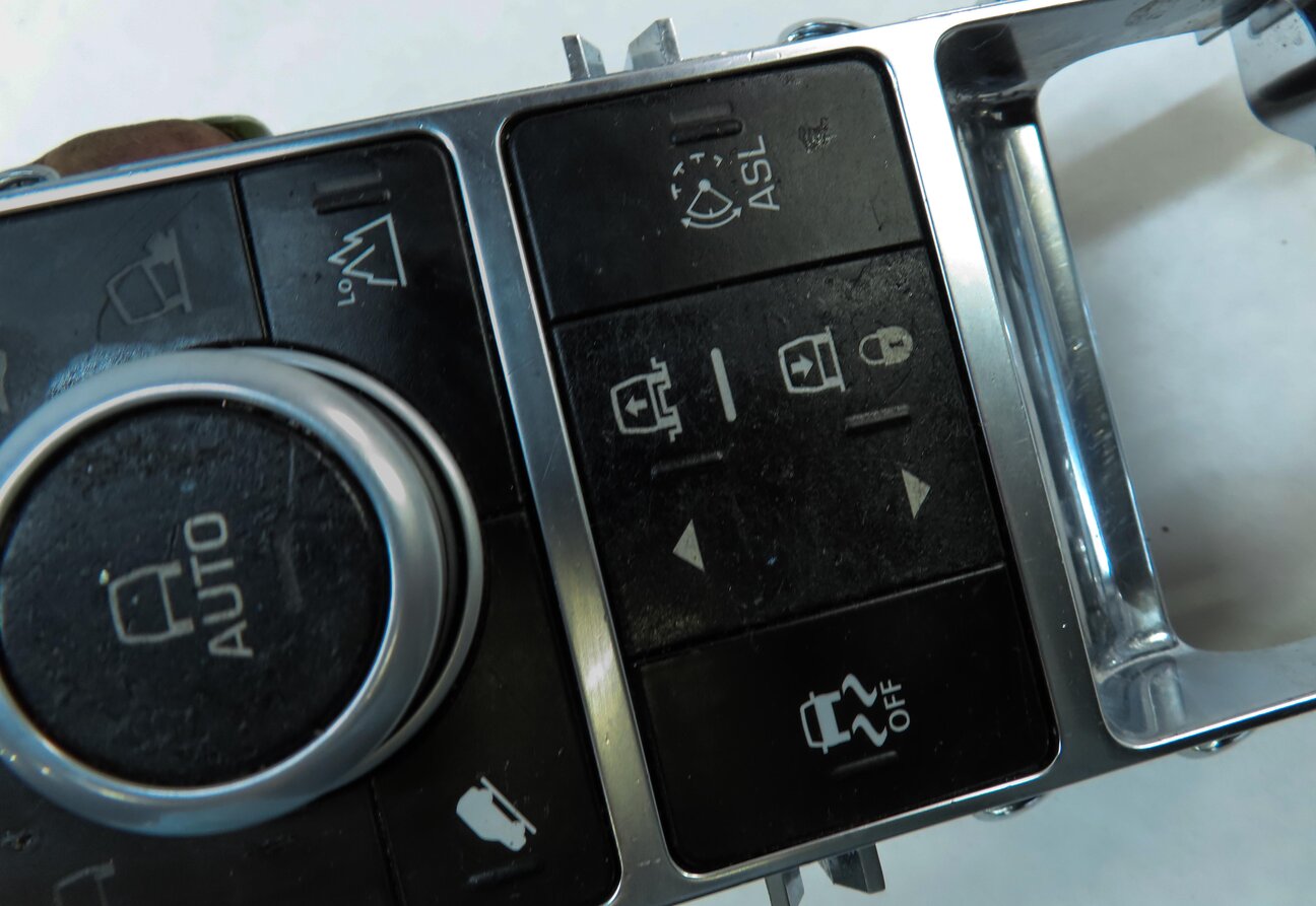 Thumbnail 11: 2013 LAND RANGE ROVER L405 TRACTION CONTROL RIDE HEIGHT SUSPENSION SWITCH PANEL