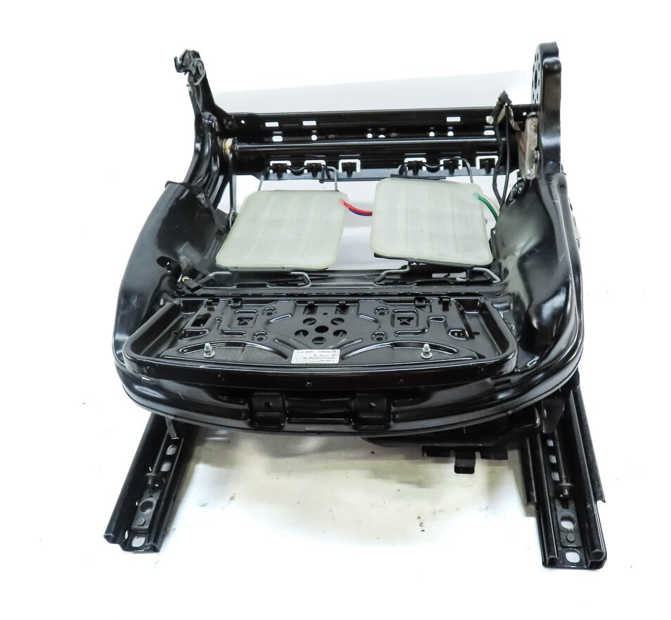 Thumbnail 2: 2012-2014 640i 650i M6 COUPE (F13) FRONT LEFT DRIVER SEAT TRACK w/ ADJUST MOTORS