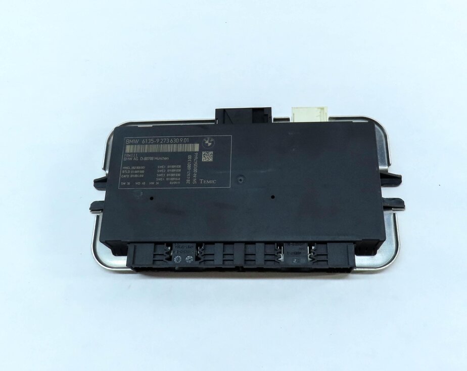Thumbnail 2: 10-17 BMW 5 6 7 M5 X3 X4 (F06 F10 F12 F25 F26) FRM III BODY LIGHT MODULE 3-PLUG
