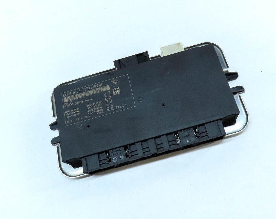 Thumbnail 3: 10-17 BMW 5 6 7 M5 X3 X4 (F06 F10 F12 F25 F26) FRM III BODY LIGHT MODULE 3-PLUG