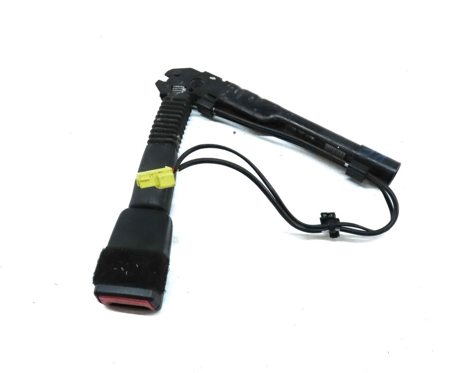 Thumbnail 2: 12-19 BMW 4 6 SERIES M4 M6 (F06 F12 F13 F32) RIGHT FRONT SEATBELT RECEIVER