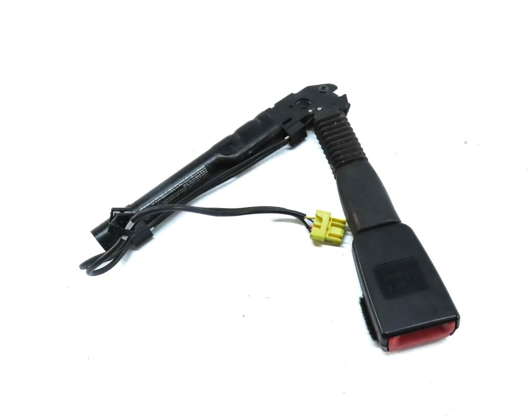 Thumbnail 4: 12-19 BMW 4 6 SERIES M4 M6 (F06 F12 F13 F32) RIGHT FRONT SEATBELT RECEIVER