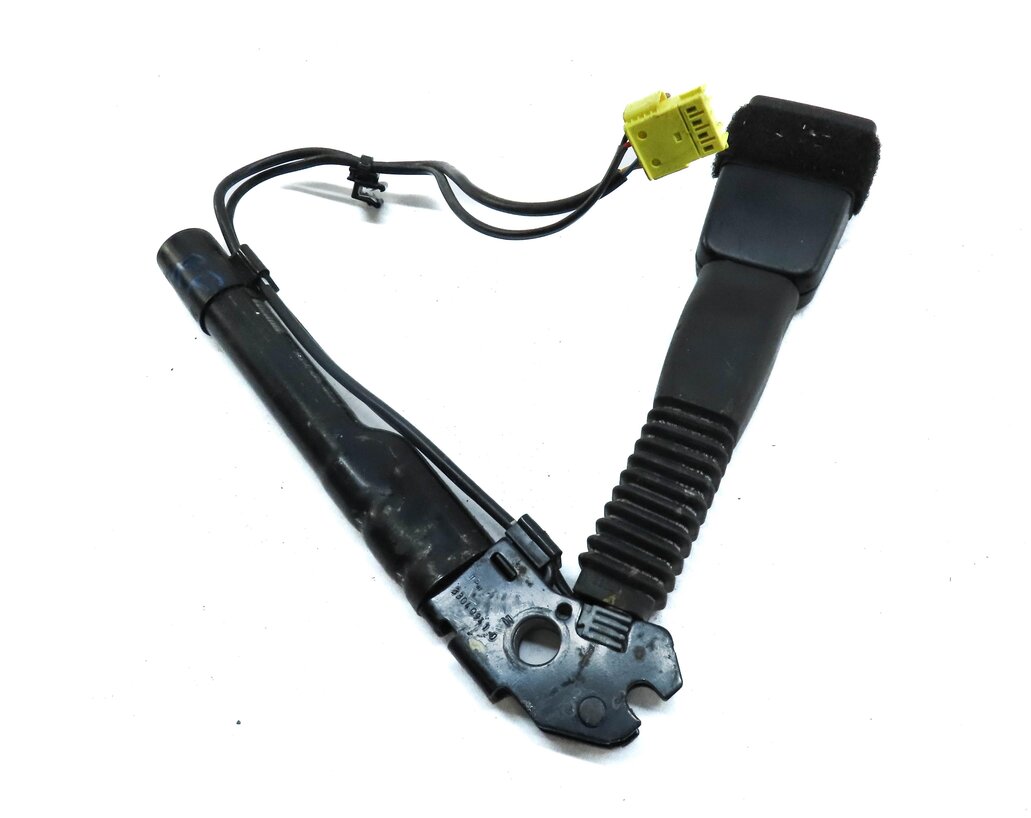 Thumbnail 5: 12-19 BMW 4 6 SERIES M4 M6 (F06 F12 F13 F32) RIGHT FRONT SEATBELT RECEIVER