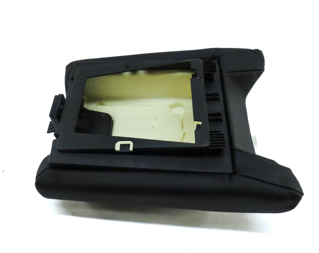 Thumbnail 7: 2012 BMW 640i COUPE (F13) REAR SEAT CENTER INSERT LID (BLACK DAKOTA LEATHER)