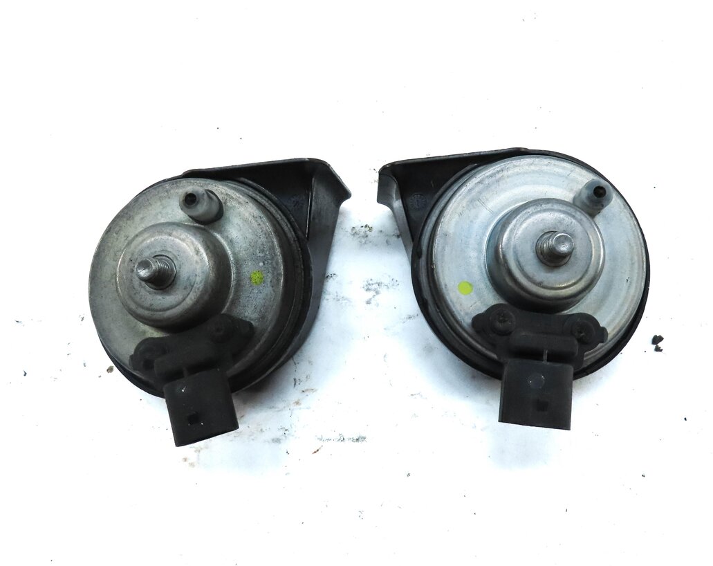 Thumbnail 5: 2009-2019 BMW 640i 650i 740i 750i M6 (F01 F02 F04 F12) HIGH & LOW TONE HORN SET