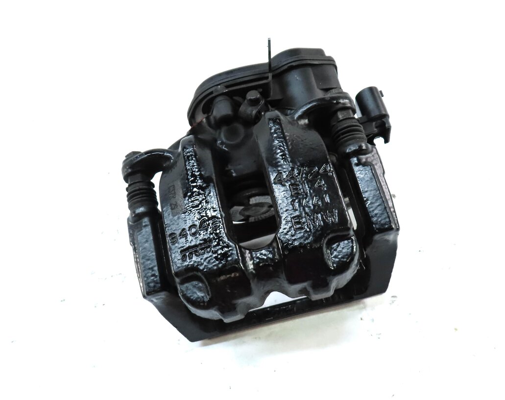 Thumbnail 3: 2012-2019 BMW 640i 650i (F06 F12 F13) REAR RIGHT PASSENGER M-SPORT BRAKE CALIPER