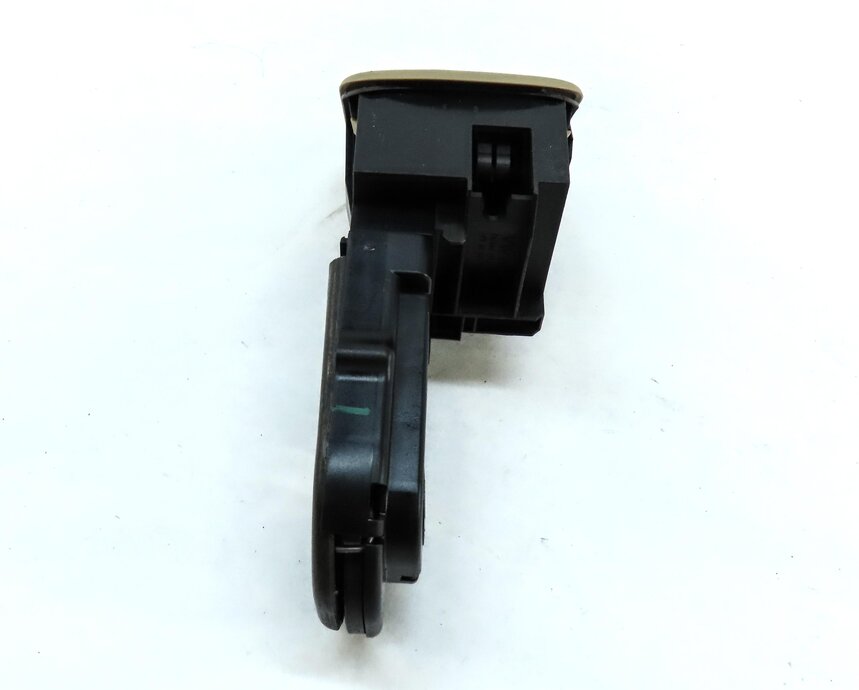 Thumbnail 4: 2015 AUDI A6 (C7) REAR RIGHT SEAT RELEASE HANDLE (BEIGE)