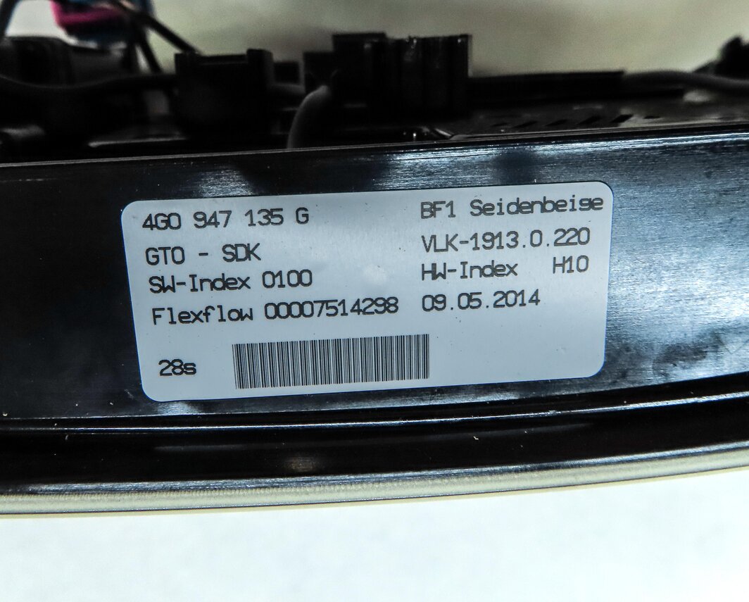 Thumbnail 10: 2015 AUDI A6 (C7) FRONT ROOF MAP READING DOME LIGHT (BEIGE) 4G0947134G