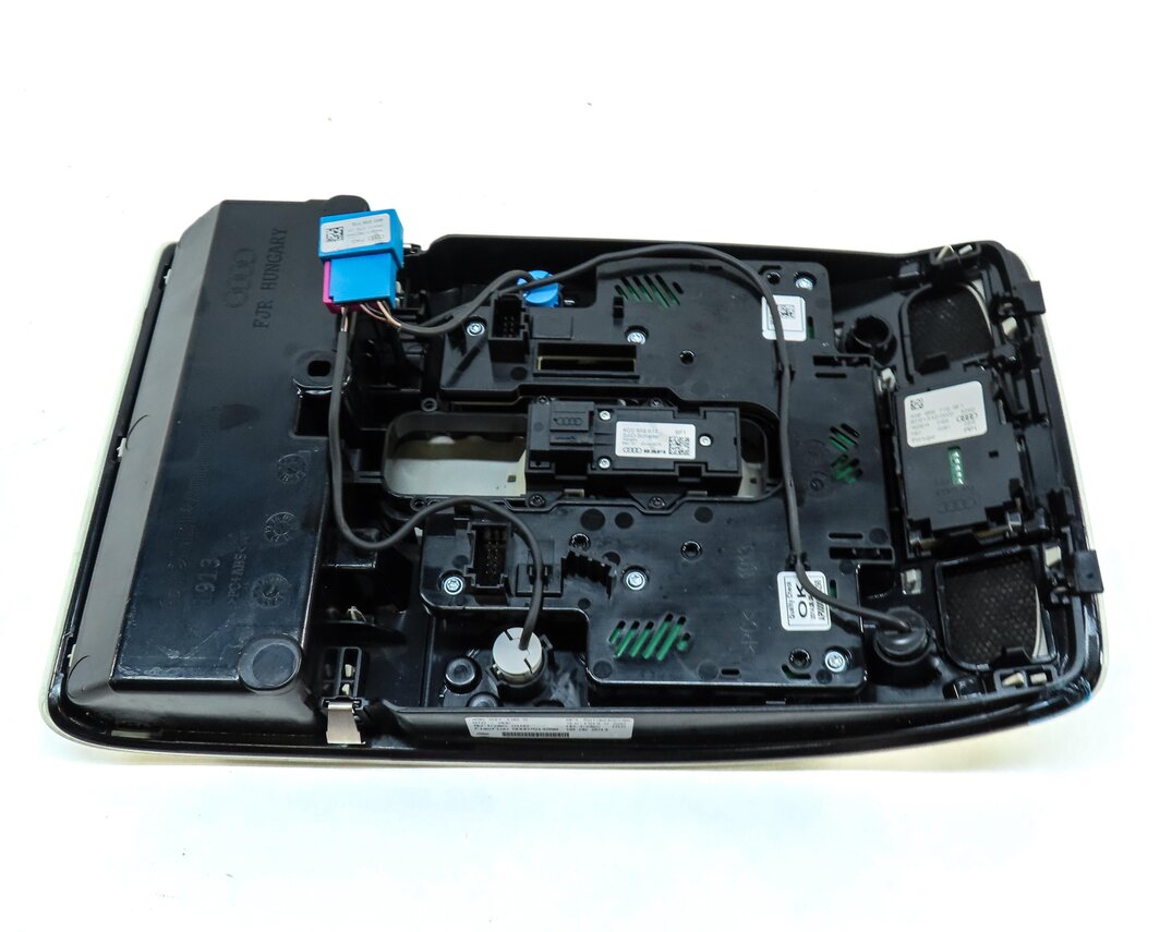 Thumbnail 7: 2015 AUDI A6 (C7) FRONT ROOF MAP READING DOME LIGHT (BEIGE) 4G0947134G