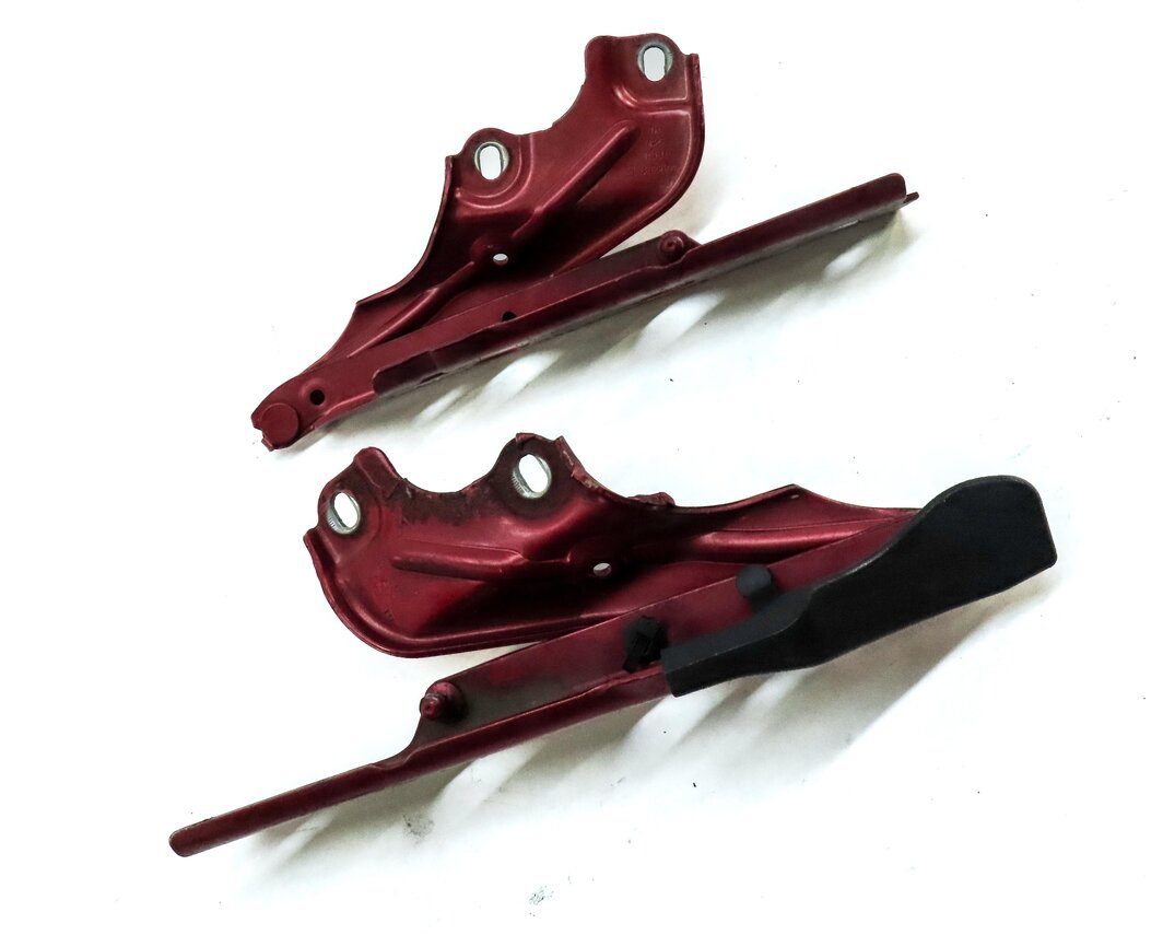 Thumbnail 3: 12-18 AUDI A6 S6 A7 S7 (C7 4G8) FRONT LEFT & RIGHT HOOD HINGE SET-2 (GARNET RED)