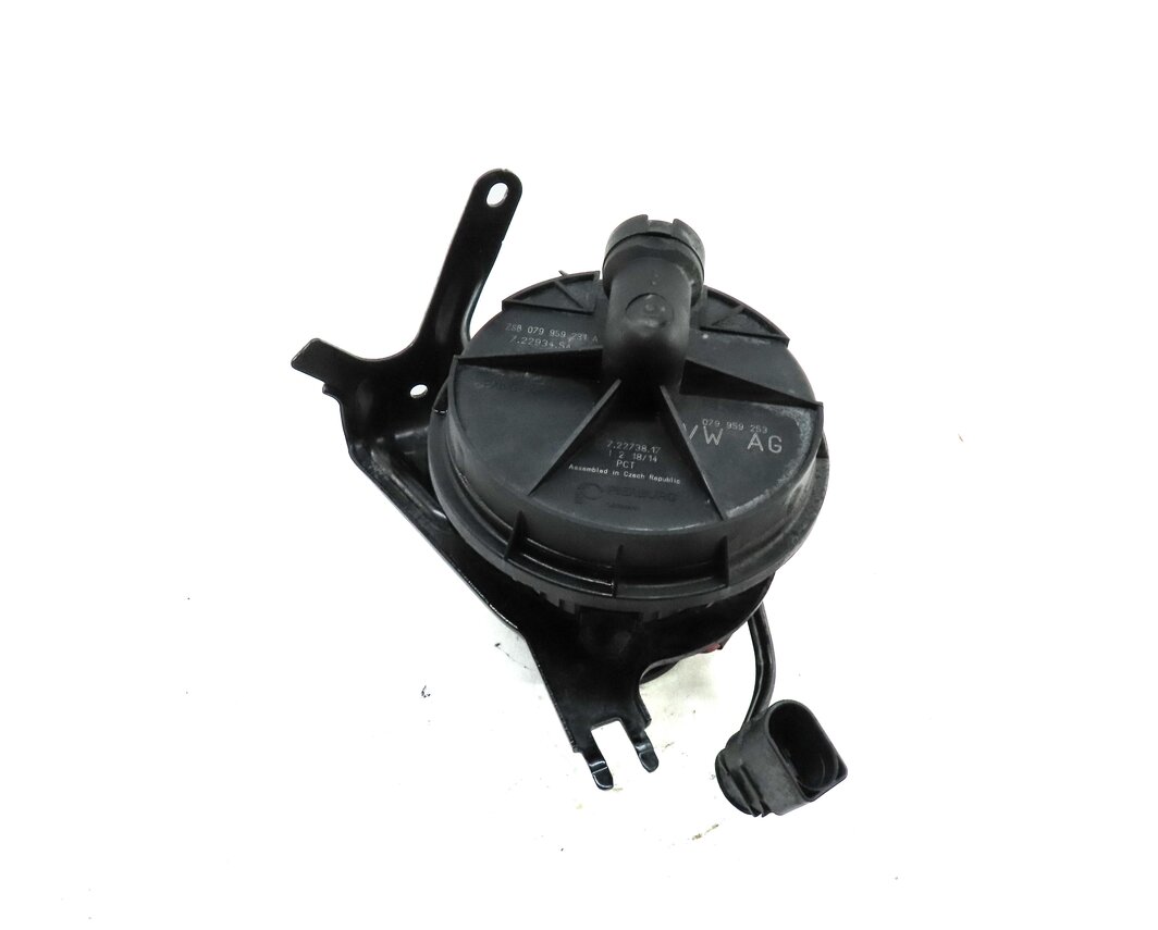 Thumbnail 2: 2015 AUDI A6 (C7) 3.0L SUPER CTUA ENGINE SMOG PUMP 079959231A