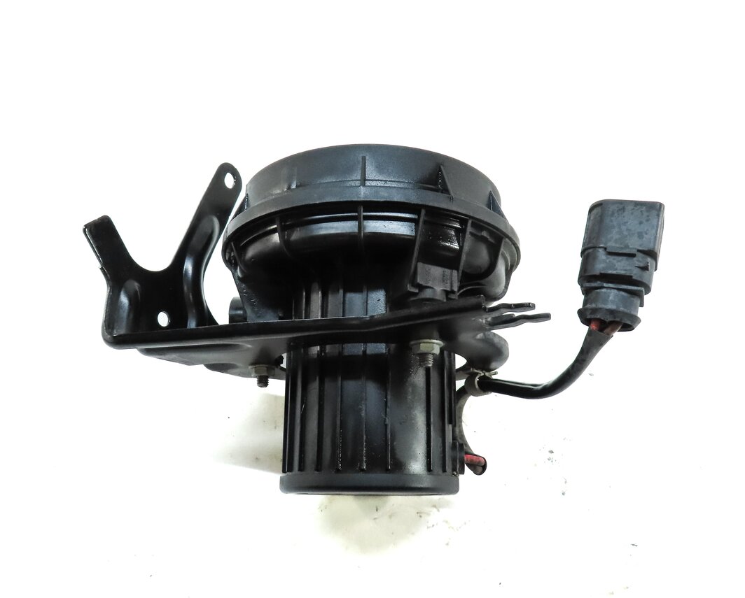 Thumbnail 6: 2015 AUDI A6 (C7) 3.0L SUPER CTUA ENGINE SMOG PUMP 079959231A