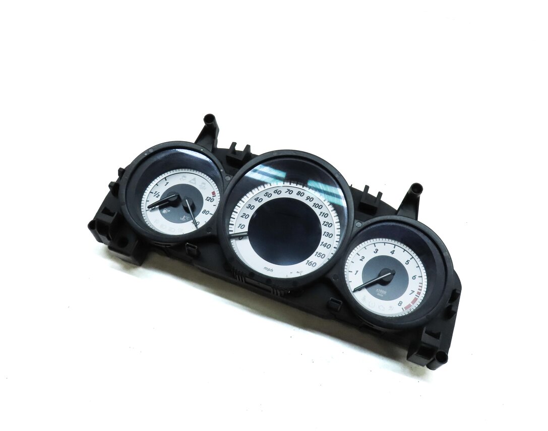 Thumbnail 1: 2012 MERCEDES C250 C300 C350 (C204 W204) SPEEDOMETER GAUGE CLUSTER (154k MILES)