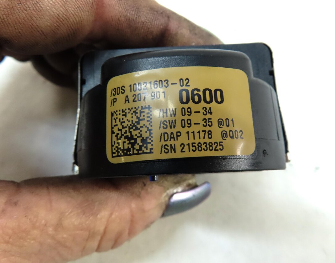 Thumbnail 5: 2012 MERCEDES C-CLASS (W204) FRONT WINDSHIELD RAIN SENSOR MODULE 2079010600
