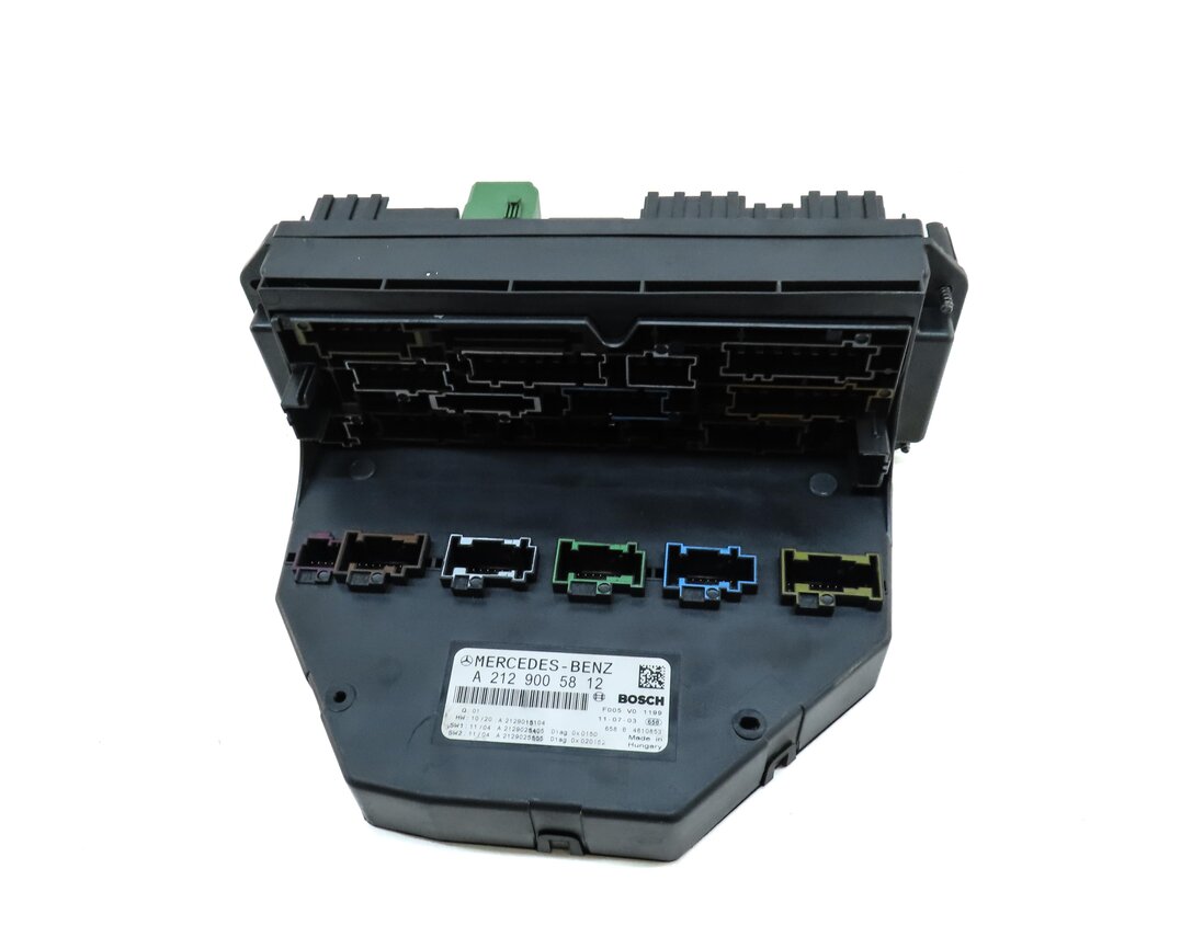 Thumbnail 2: 2012 MERCEDES C-CLASS (W204) FRONT SIGNAL ACQUISITION MODULE SAM 2129005812