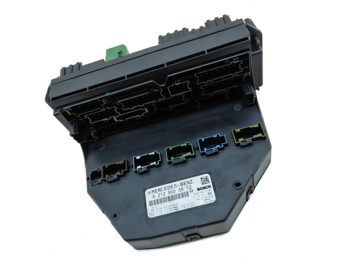 Thumbnail 3: 2012 MERCEDES C-CLASS (W204) FRONT SIGNAL ACQUISITION MODULE SAM 2129005812
