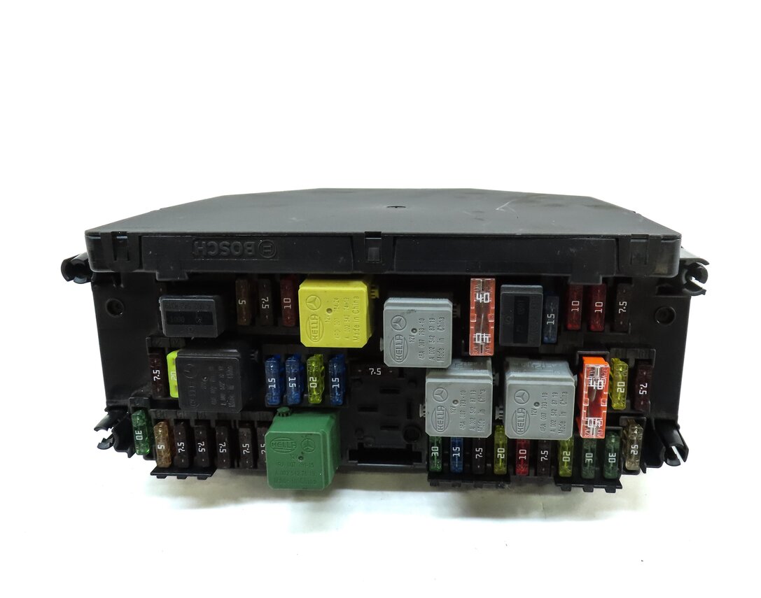 Thumbnail 5: 2012 MERCEDES C-CLASS (W204) FRONT SIGNAL ACQUISITION MODULE SAM 2129005812