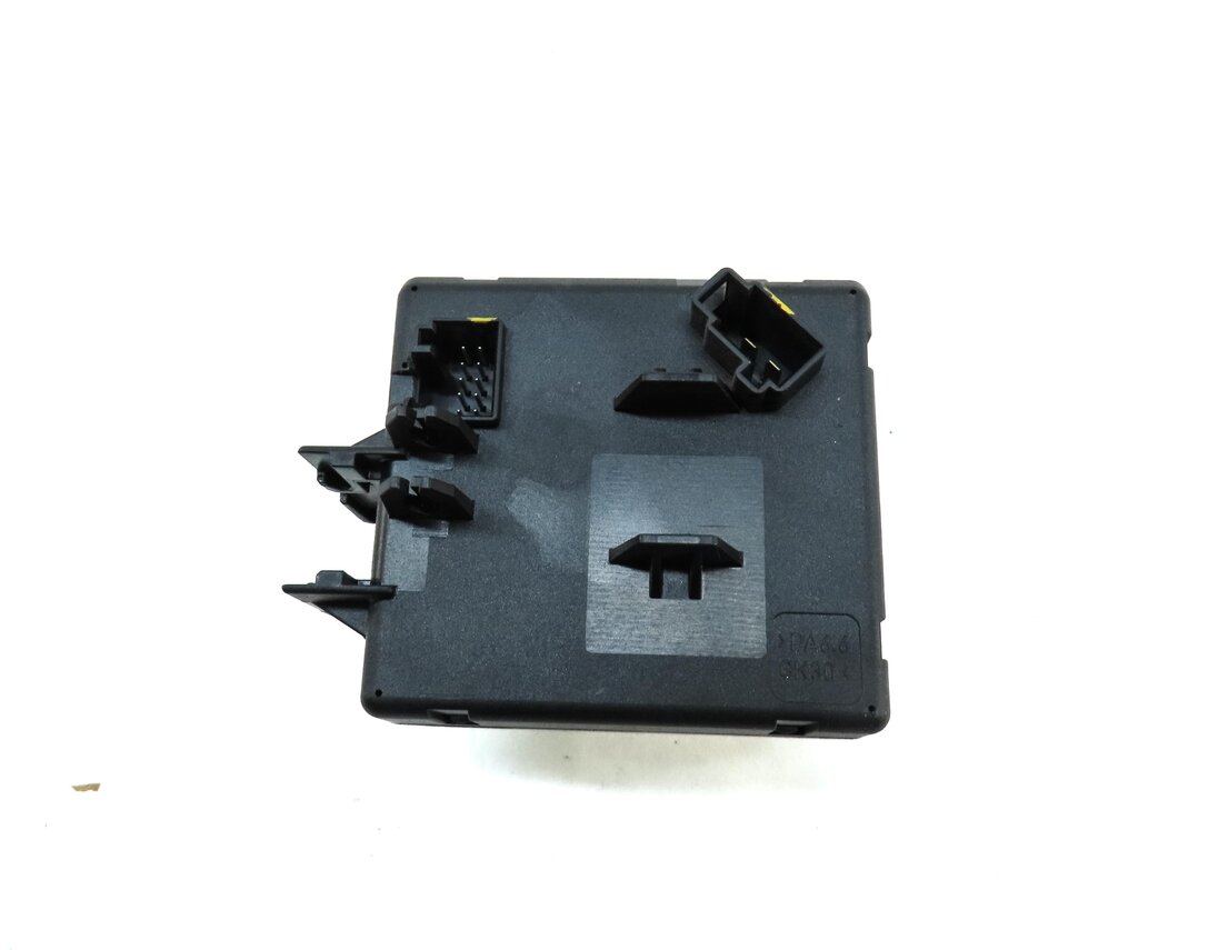 Thumbnail 5: 2008-2013 MERCEDES C E GLK350 (A207 C207 W204 W207 X204) IGNITION SWITCH MODULE