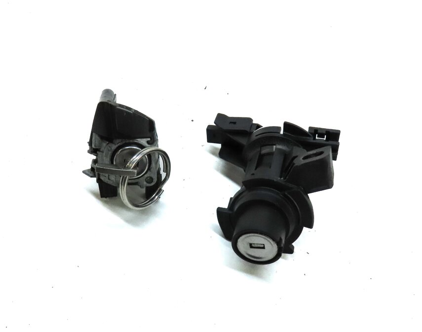2012 MERCEDES C-CLASS (W204) FRONT LEFT DOOR & TRUNK LOCK CYLINDER & KEY SET 3