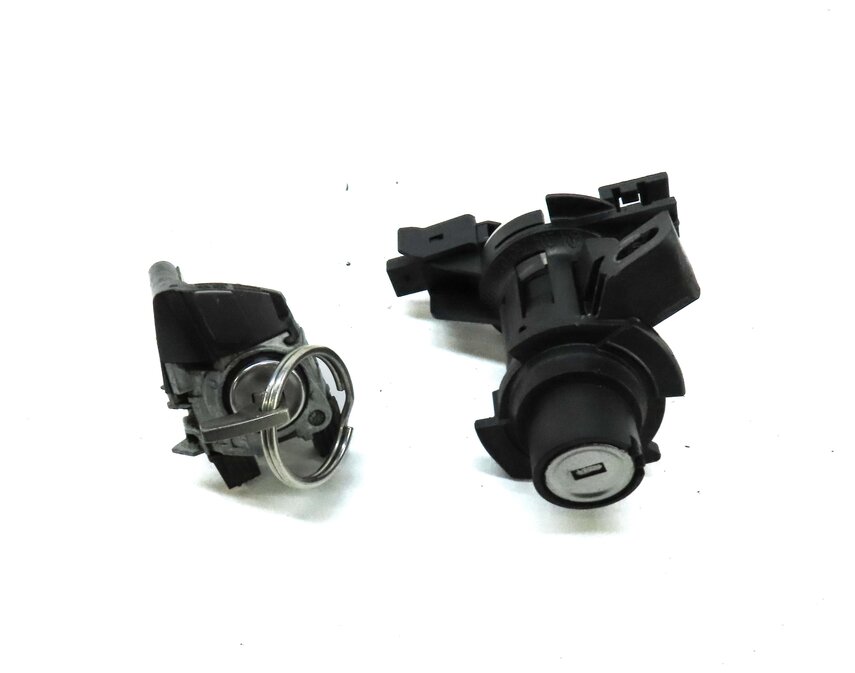 Thumbnail 2: 2012 MERCEDES C-CLASS (W204) FRONT LEFT DOOR & TRUNK LOCK CYLINDER & KEY SET 3