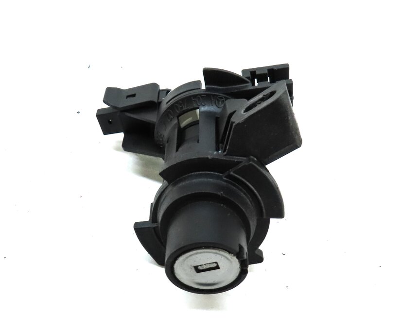 Thumbnail 4: 2012 MERCEDES C-CLASS (W204) FRONT LEFT DOOR & TRUNK LOCK CYLINDER & KEY SET 3