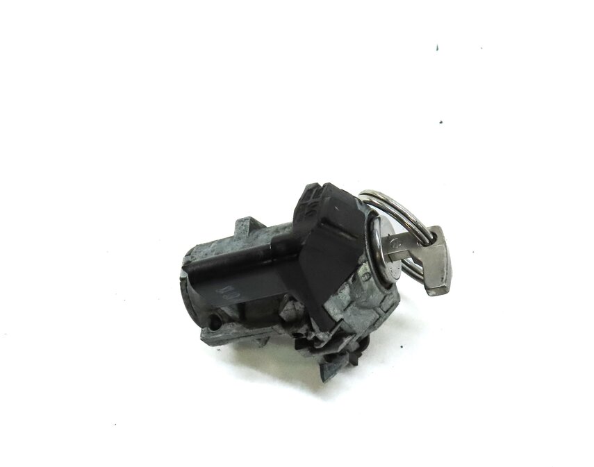 Thumbnail 6: 2012 MERCEDES C-CLASS (W204) FRONT LEFT DOOR & TRUNK LOCK CYLINDER & KEY SET 3