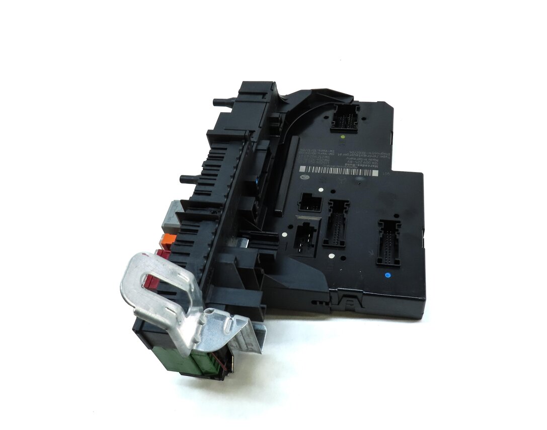 Thumbnail 4: 2011-2015 MERCEDES C-CLASS (W204) REAR SIGNAL ACQUISITION CONTROL MODULE SAM