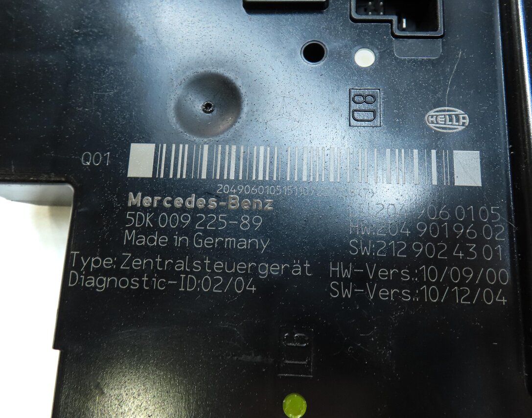 Thumbnail 6: 2011-2015 MERCEDES C-CLASS (W204) REAR SIGNAL ACQUISITION CONTROL MODULE SAM