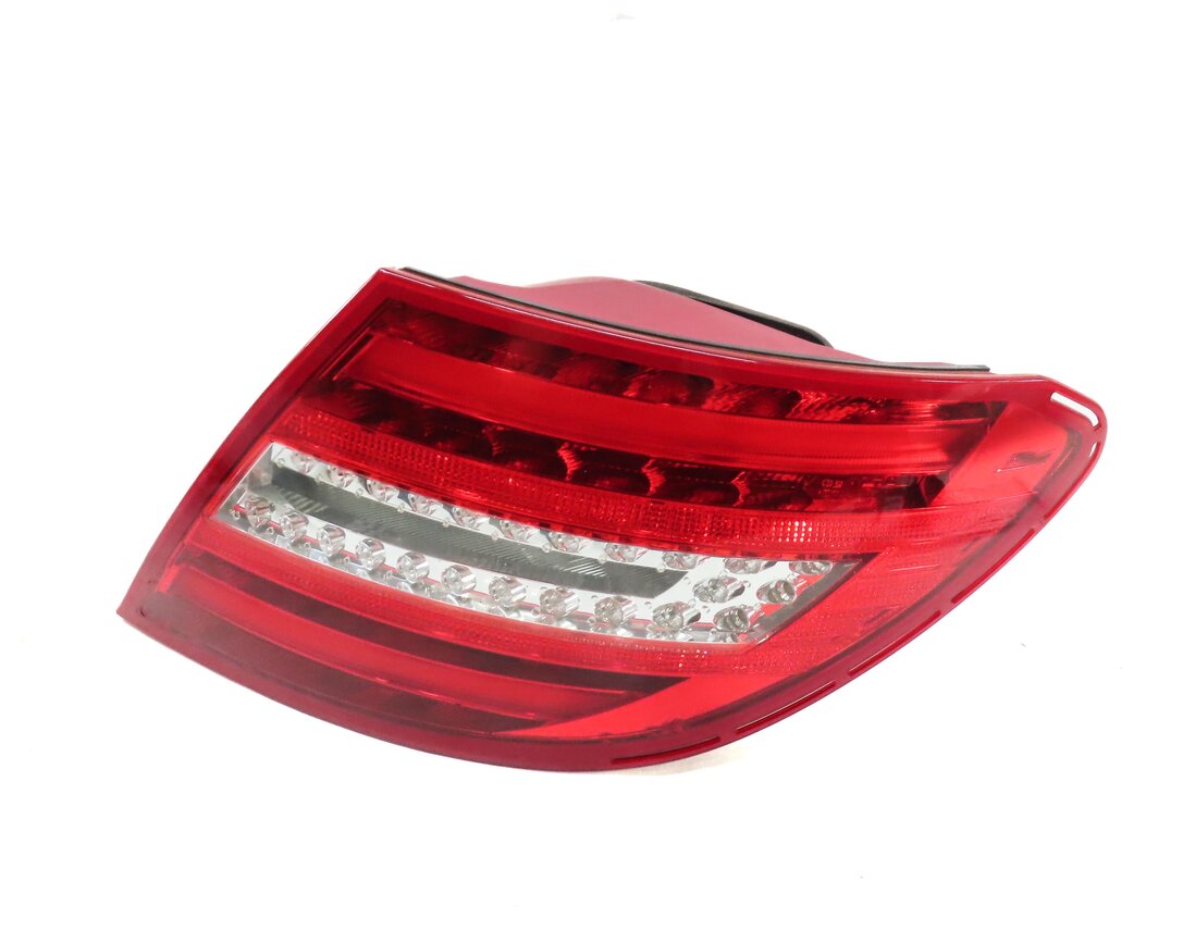Thumbnail 4: 12-15 MERCEDES C250 C300 C350 (W204) RIGHT PASSENGER TAILLIGHT BRAKE LIGHT LAMP