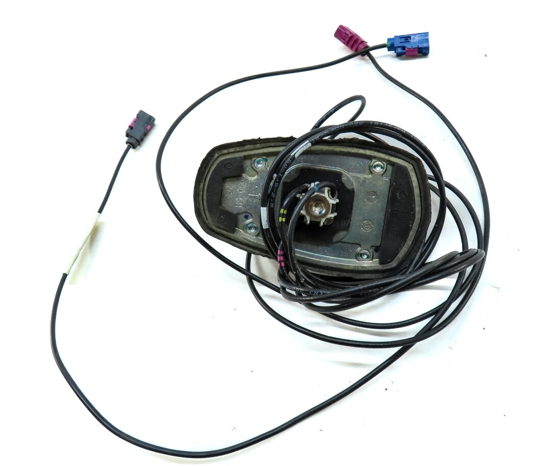 Thumbnail 6: 2008-2012 MB C350 C300 C63 C250 (W204) RADIO STEREO SHARK FIN ANTENNA (BLACK)