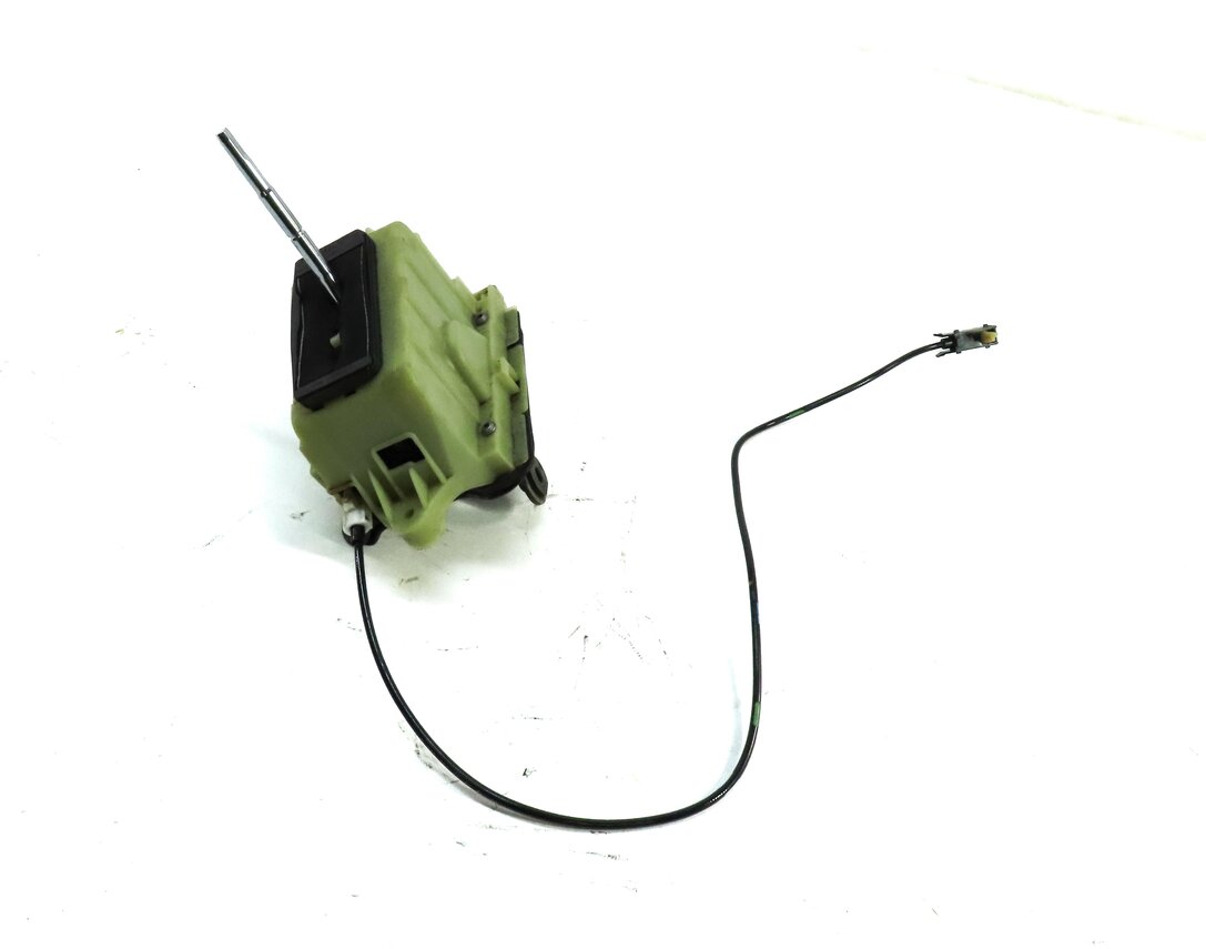 Thumbnail 2: 2012 MERCEDES C-CLASS (W204) AUTOMATIC AUTO SHIFTER ASSEMBLY 2042677524