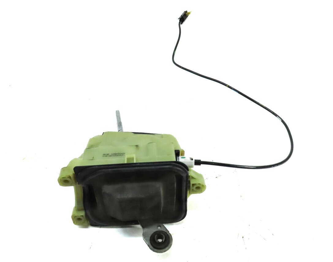 Thumbnail 4: 2012 MERCEDES C-CLASS (W204) AUTOMATIC AUTO SHIFTER ASSEMBLY 2042677524