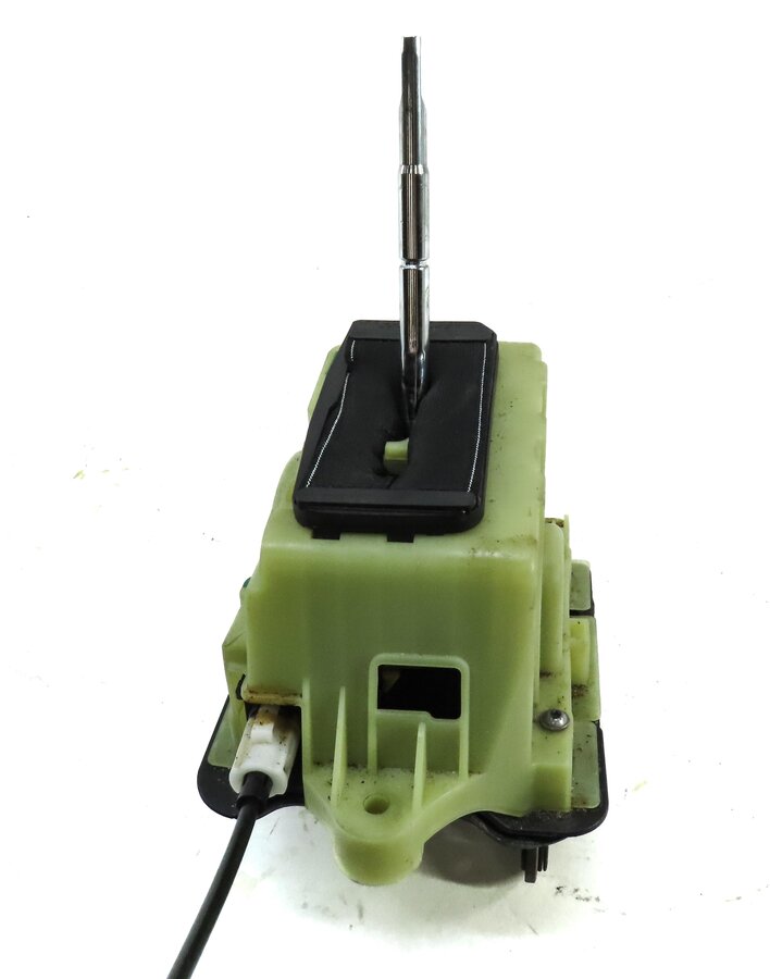 Thumbnail 6: 2012 MERCEDES C-CLASS (W204) AUTOMATIC AUTO SHIFTER ASSEMBLY 2042677524