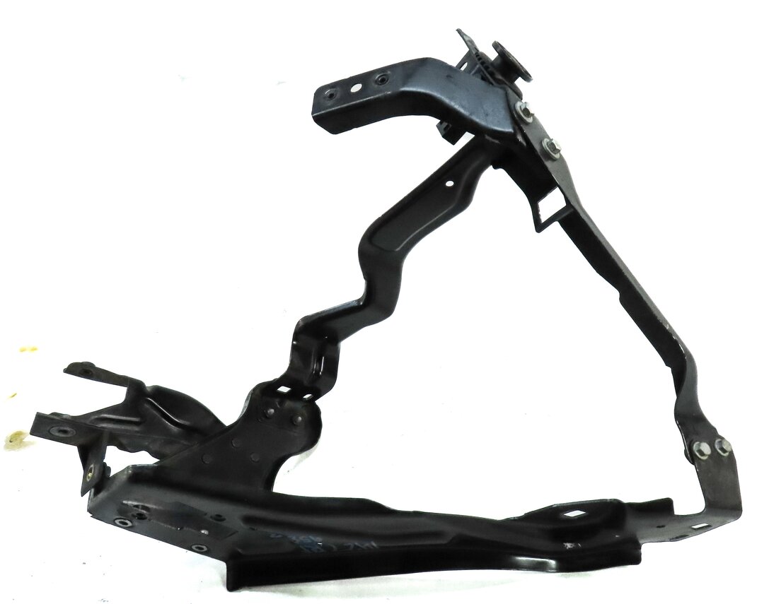 Thumbnail 5: 2012 MERCEDES C-CLASS (W204) FRONT RIGHT PASSENGER HEADLIGHT MOUNT BRACKET