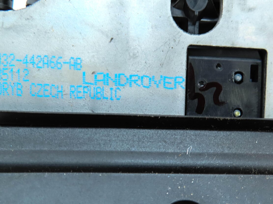 Thumbnail 8: 2013 LAND RANGE ROVER EVOQUE (L538) REAR TRUNK LOCK LATCH w/ ACTUATOR MOTOR