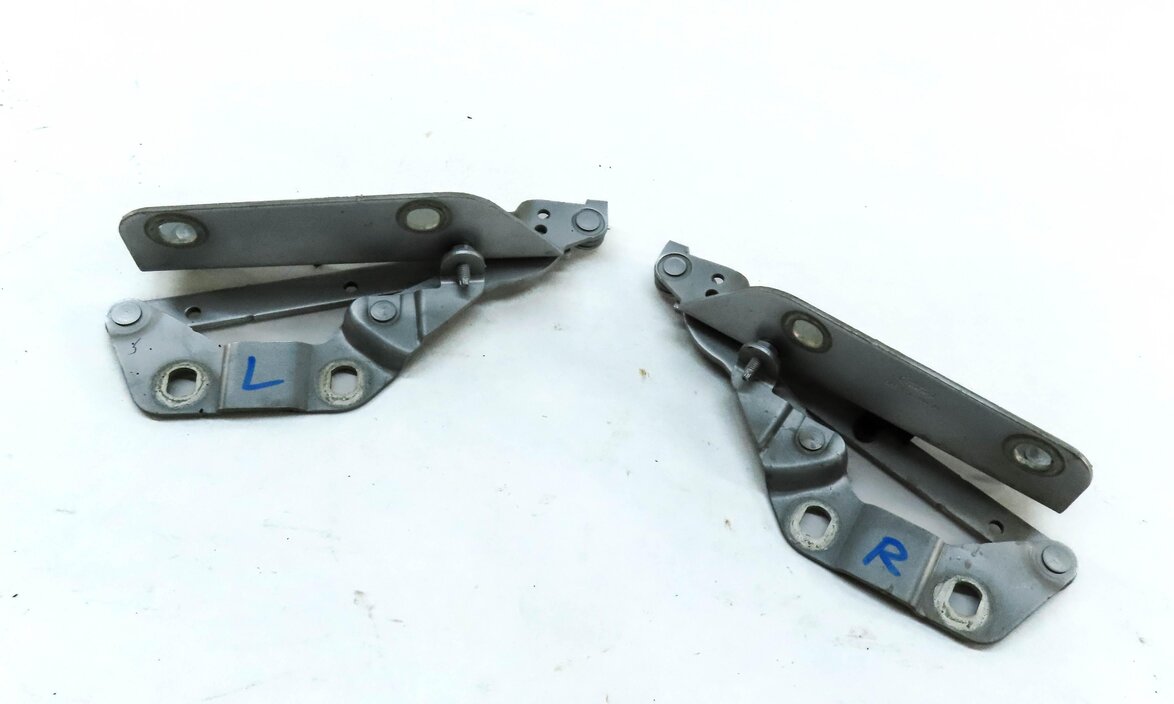 Thumbnail 1: 08-19 LAND ROVER LR2 RANGE ROVER EVOQUE L538 FRONT HOOD HINGE SET (INDUS SILVER)