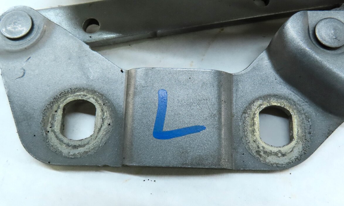Thumbnail 6: 08-19 LAND ROVER LR2 RANGE ROVER EVOQUE L538 FRONT HOOD HINGE SET (INDUS SILVER)