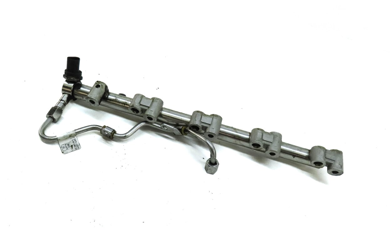 Thumbnail 1: 2013 LAND RANGE ROVER EVOQUE (L538) 2.0L TURBO ENGINE FUEL RAIL w/ LINE
