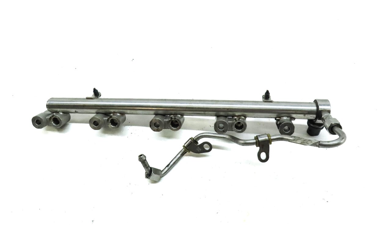 Thumbnail 5: 2013 LAND RANGE ROVER EVOQUE (L538) 2.0L TURBO ENGINE FUEL RAIL w/ LINE
