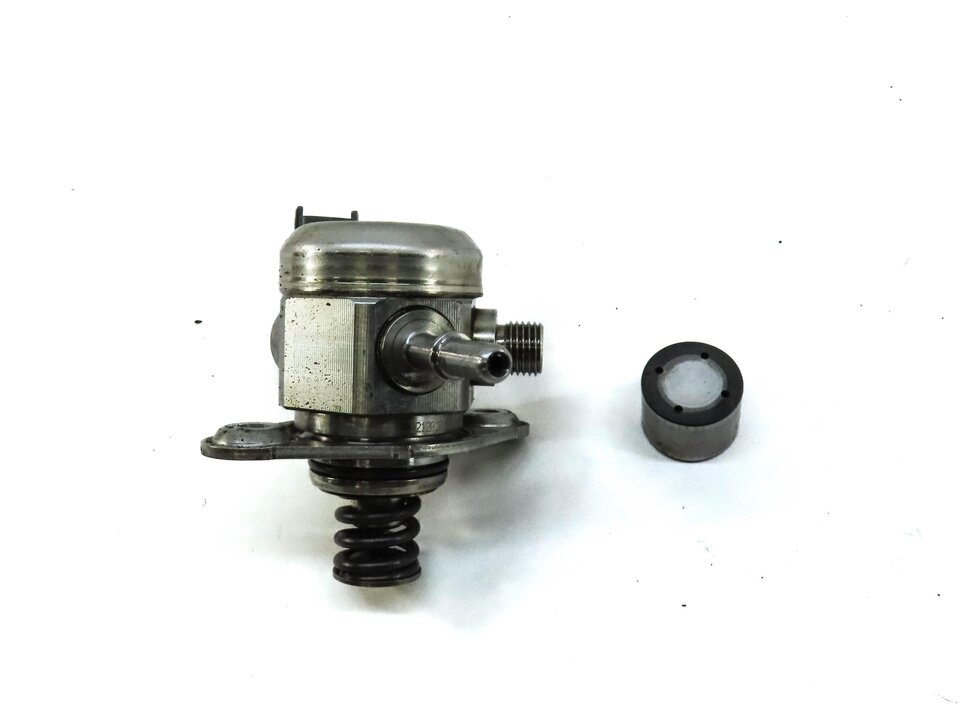 Thumbnail 2: 12-17 LR2 DISCOVERY SPORT RANGE ROVER EVOQUE (L538 L550) HIGH PRESSURE FUEL PUMP