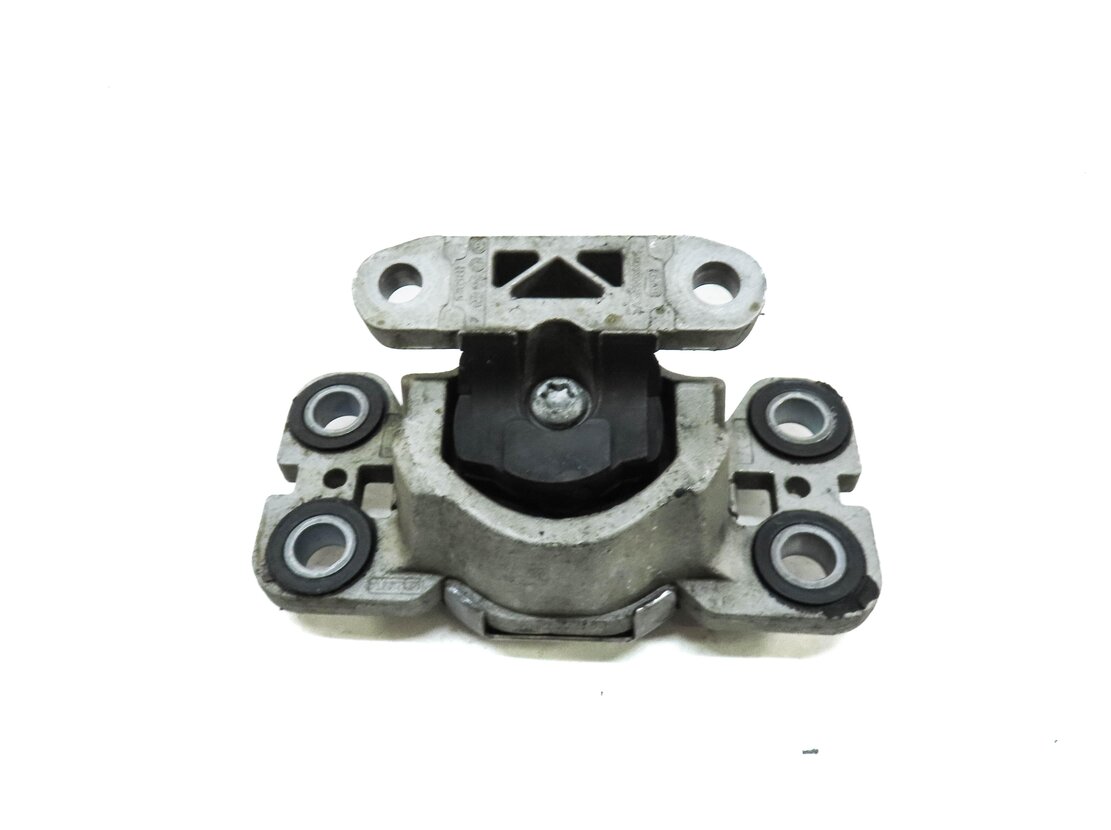 Thumbnail 2: 2013 RANGE ROVER EVOQUE (L538) 2.0L TURBO ENGINE REAR TRANSMISSION MOUNT BRACKET
