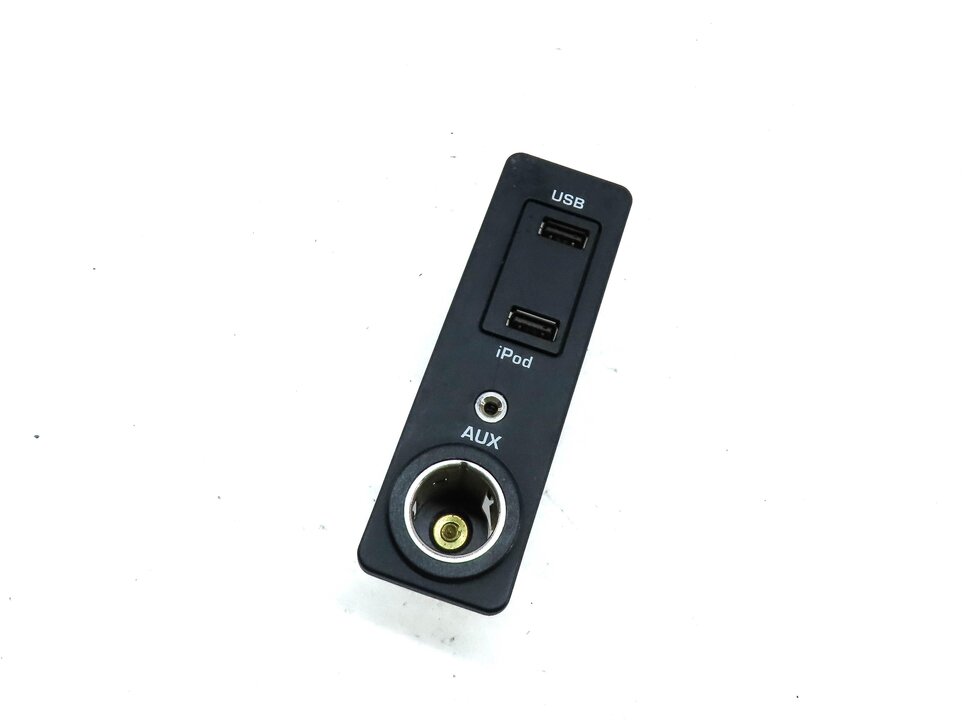 2013 LAND RANGE ROVER EVOQUE (L538) AUXILIARY AUX USB I-POD 12v INPUT JACK PANEL