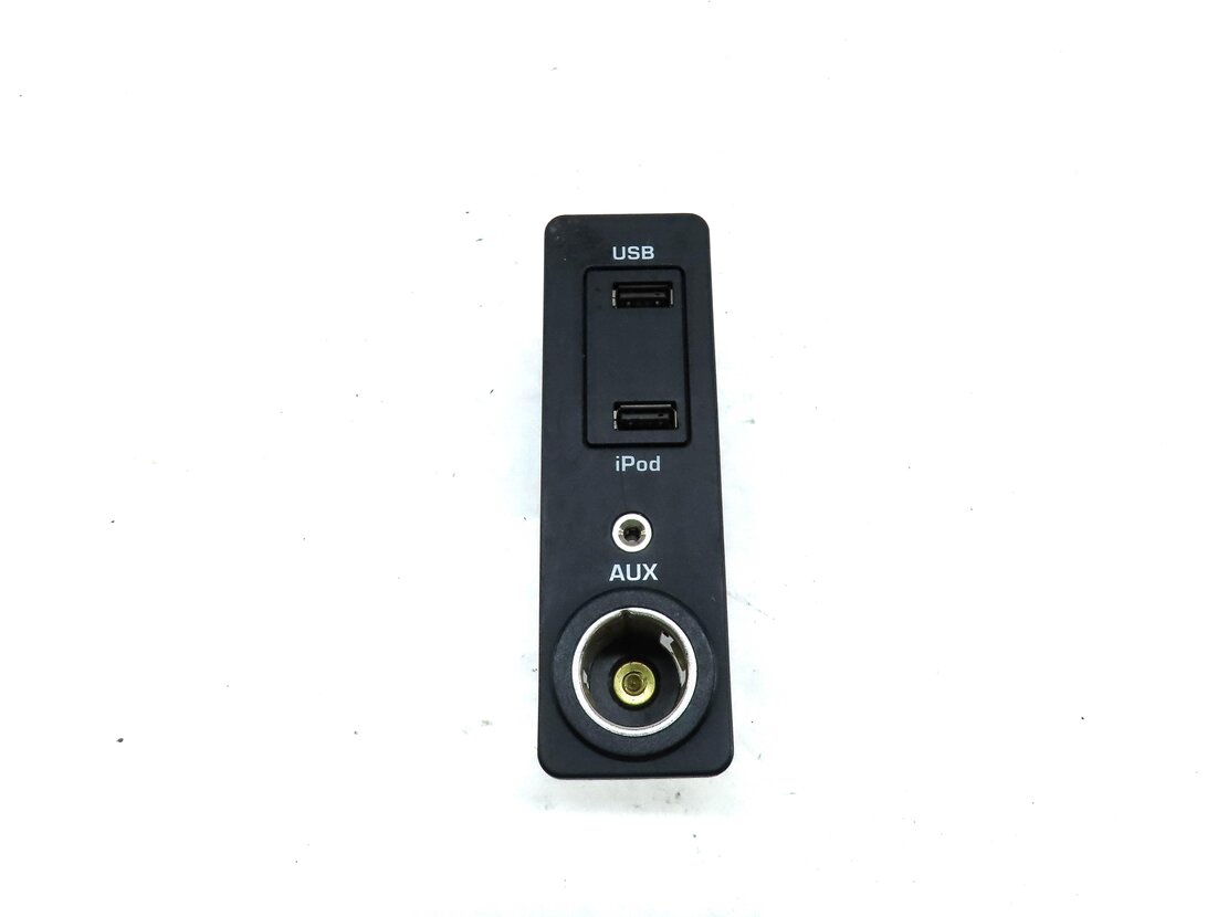 Thumbnail 2: 2013 LAND RANGE ROVER EVOQUE (L538) AUXILIARY AUX USB I-POD 12v INPUT JACK PANEL
