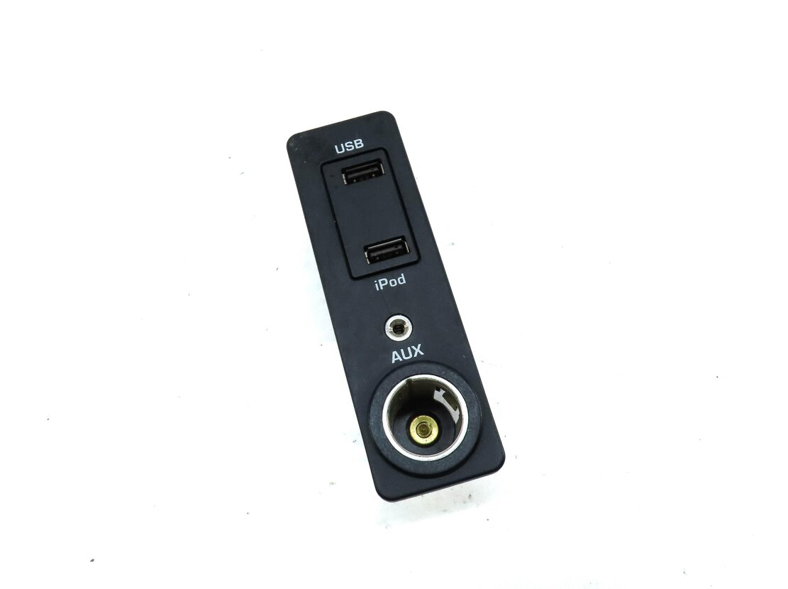 Thumbnail 3: 2013 LAND RANGE ROVER EVOQUE (L538) AUXILIARY AUX USB I-POD 12v INPUT JACK PANEL